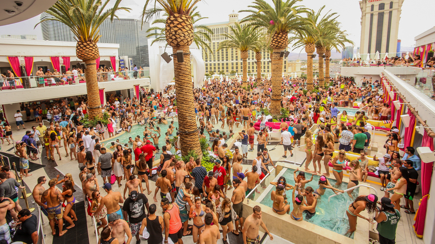 A LAS VEGAS, STATI UNITI, È TEMPO DI POOL PARTIES!