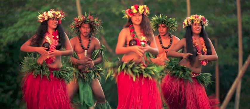 POLINESIA FRANCESE: RANGIROA – SOSPESA TRA IL MARE E IL CIELO