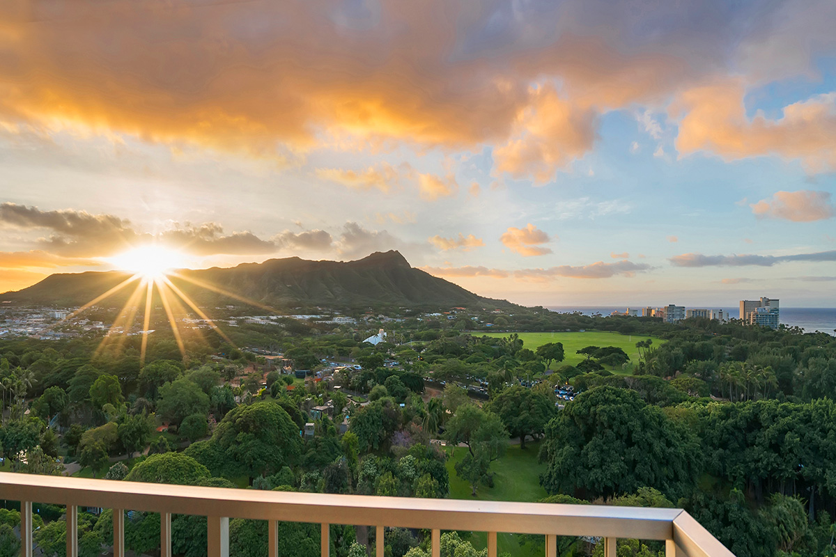 WAIKIKI, HAWAII – STATI UNITI: LA NUOVA RISTRUTTURAZIONE RETRO’ DEL QUEEN KAPIOLANI HOTEL