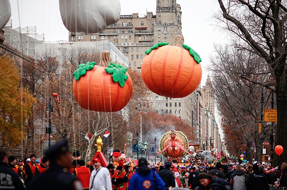 THE MACY’S THANKSGIVING DAY PARADE A NEW YORK