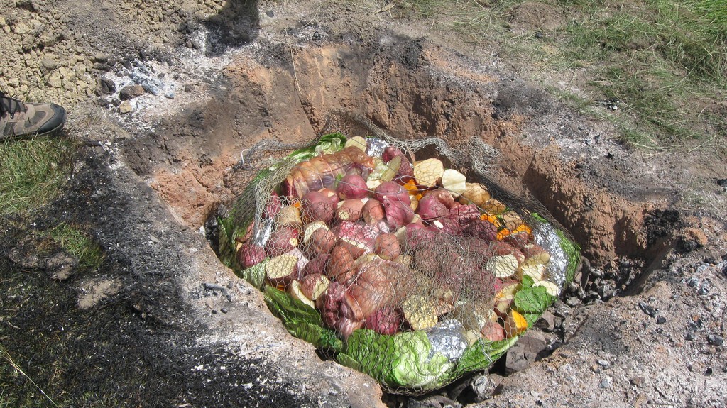 HANGI: SCOPRIAMO COME CUCINANO TRADIZIONALMENTE I MAORI IN NUOVA ZELANDA