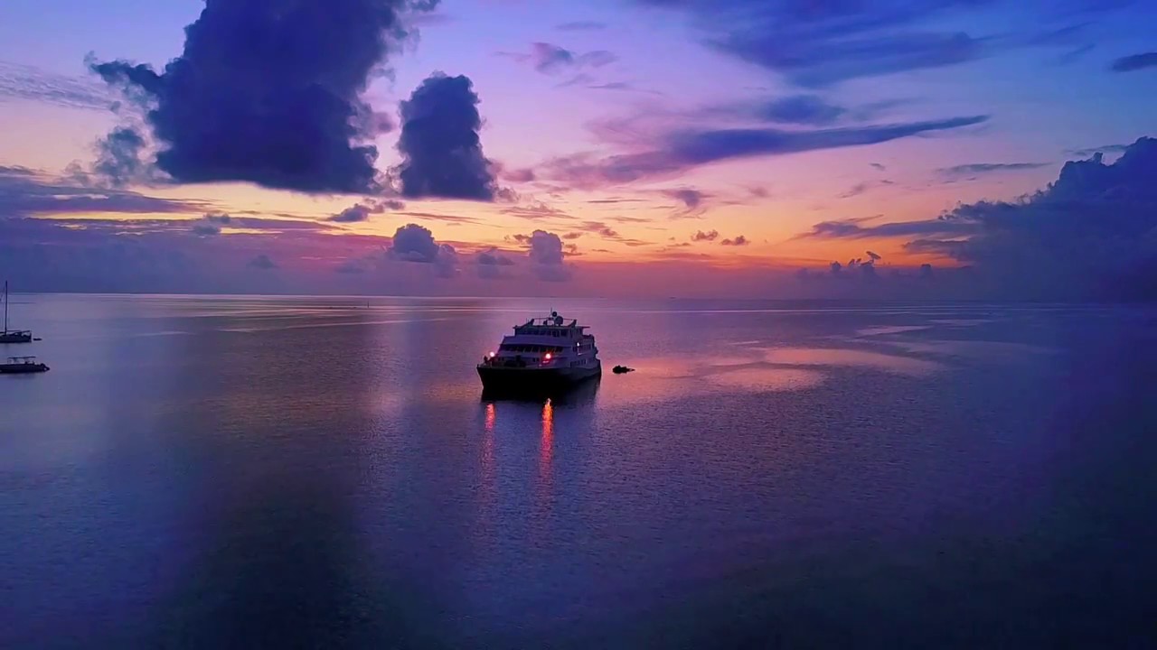 IL MIGLIOR PUNTO DI VISTA PER GODERE DE LE ISOLE DI TAHITI: UNA CROCIERA TRA GLI ARCIPELAGHI DELLA POLINESIA!