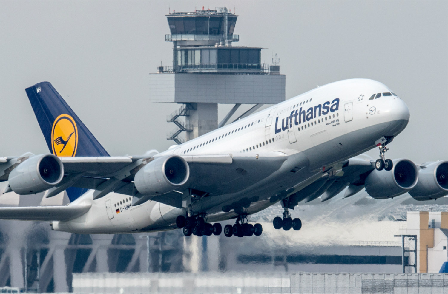 LA COMPAGNIA AEREA FA CAUSA A UN PASSEGGERO PERCHE’ HA PERSO IL VOLO