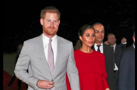 Harry e Meghan in Marocco. La duchessa in dolce attesa incanta in rosso!