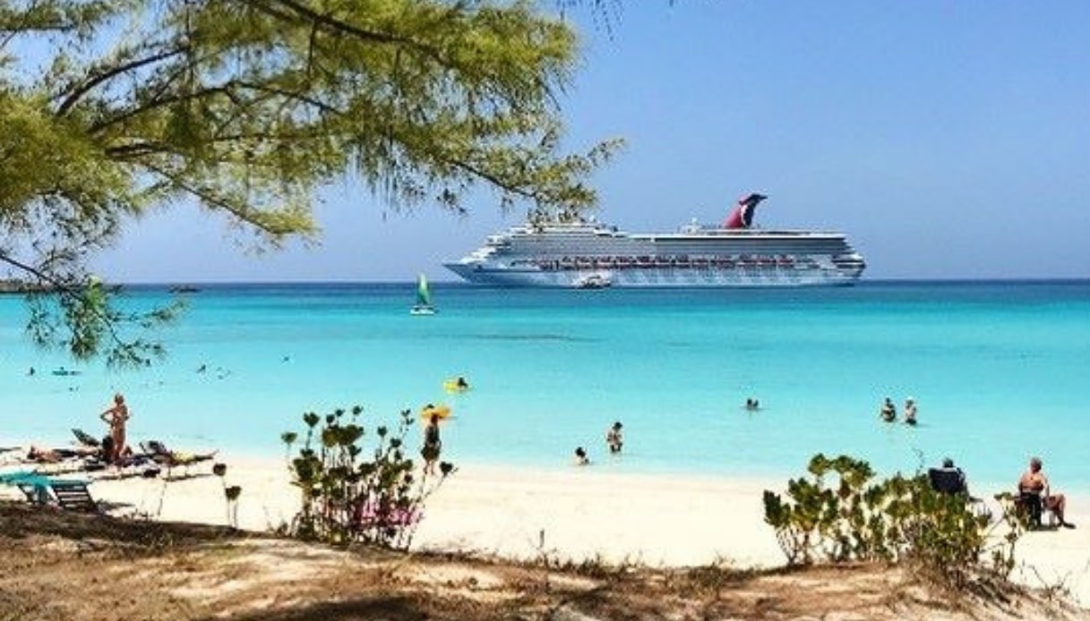 ALLE BAHAMAS PER UNA CROCIERA A RITMO DI MUSICA CON LA CARNIVAL VICTORY!