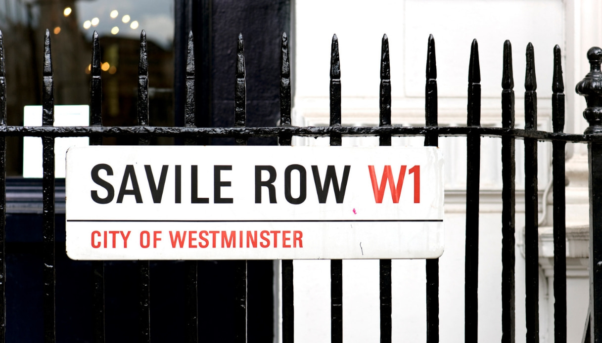 LONDRA, INGHILTERRA: LA STORIA DI SAVILE ROW TRA BEATLES, JULES VERNE E MODA