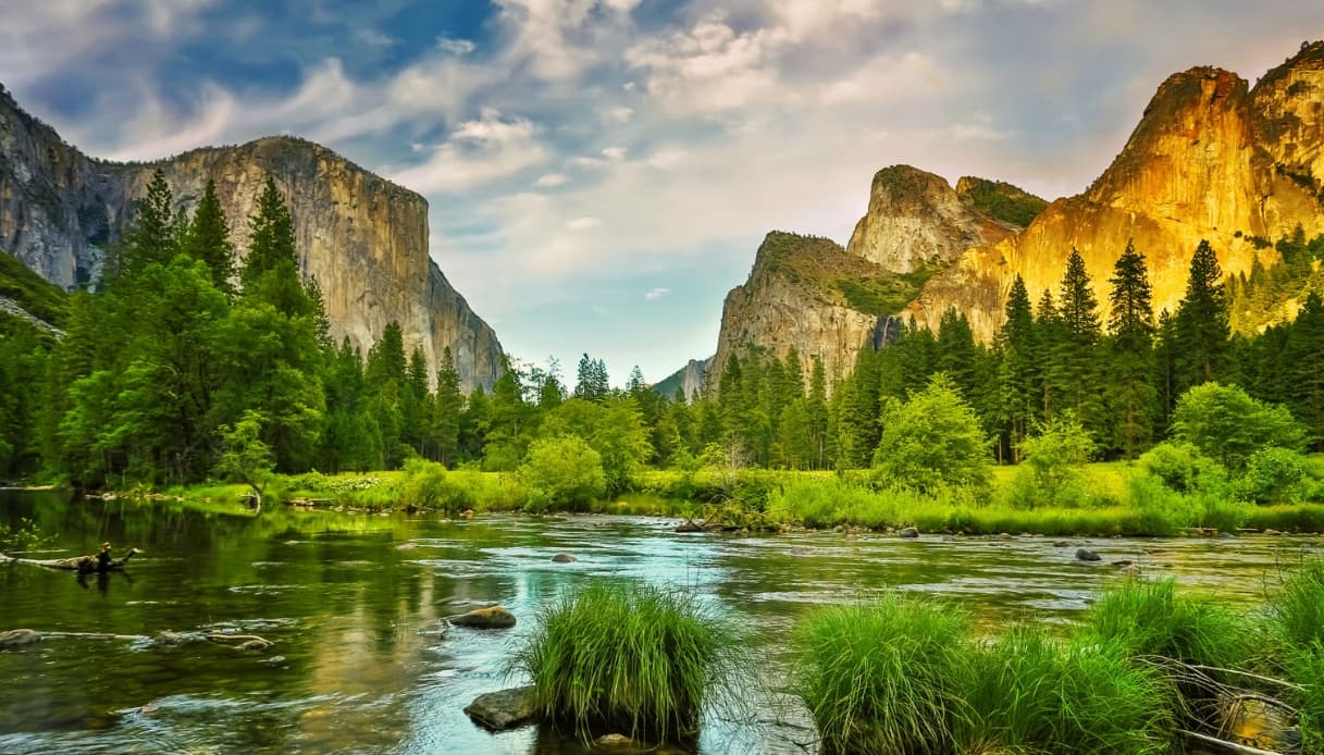 EL CAPITAN: IL GIGANTE DI ROCCIA CHE DOMINA LO YOSEMITE PARK IN CALIFORNIA, STATI UNITI