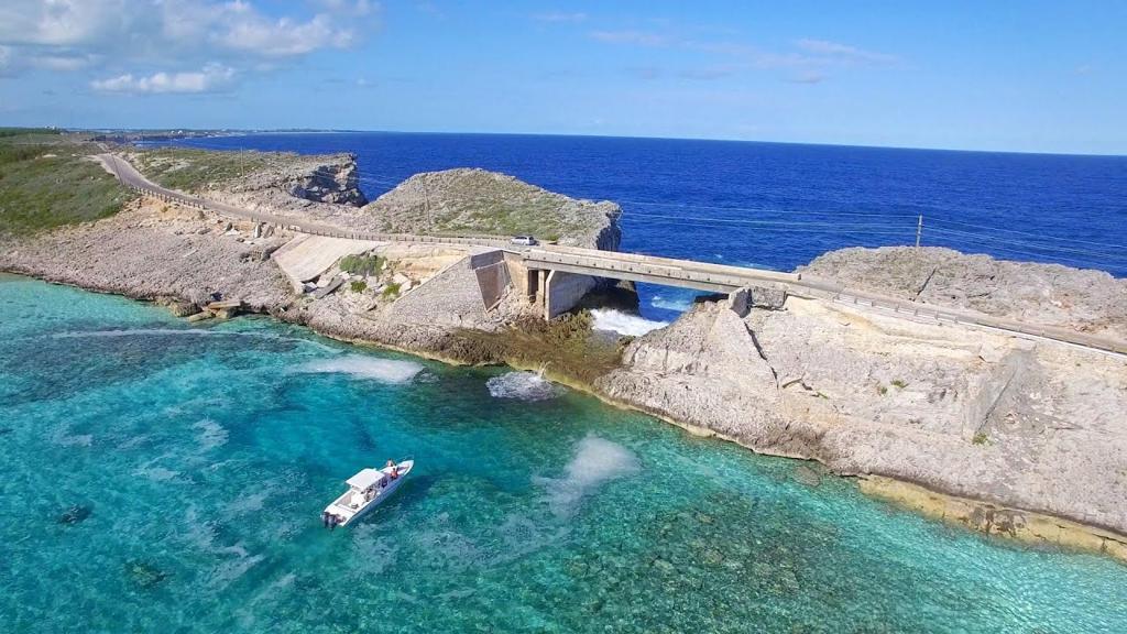 BAHAMAS – IL GLASS WINDOW BRIDGE: “IL POSTO PIU’ STRETTO DELLA TERRA” E DEI CARAIBI