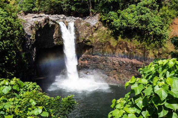 HILO, HAWAII, STATI UNITI: LE LEGGENDARIE RAINBOW FALLS