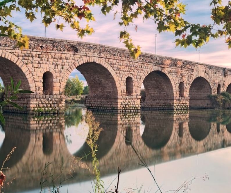 MERIDA, SPAGNA: SPLENDORE ROMANO SULLA RIVA DEL GUADIANA