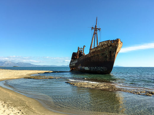 A LAKONIA, IN GRECIA: LA NAVE FANTASMA DIMITRIOS