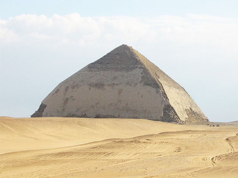 DAHSHUR, EGITTO: LE PIRAMIDI CAPOLAVORO DEL FARAONE SNEFRU