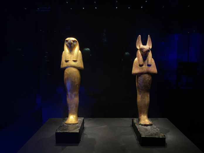 Egitto – “La Stele di Rosetta deve tornare a casa”. Qualche curiosità dalla mostra Tutankhamun a Londra