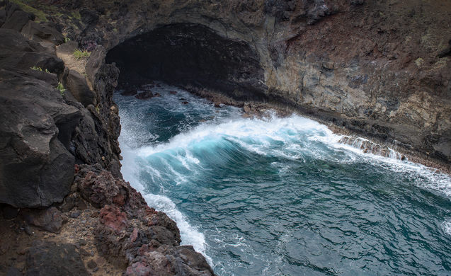 ISOLA DI PASQUA, CILE – LA SUGGESTIVA CANNIBAL CAVE