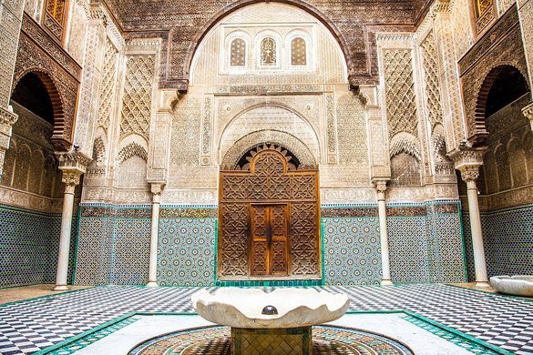 FÈS, MAROCCO: LA MADRASA AL-ATTARINE