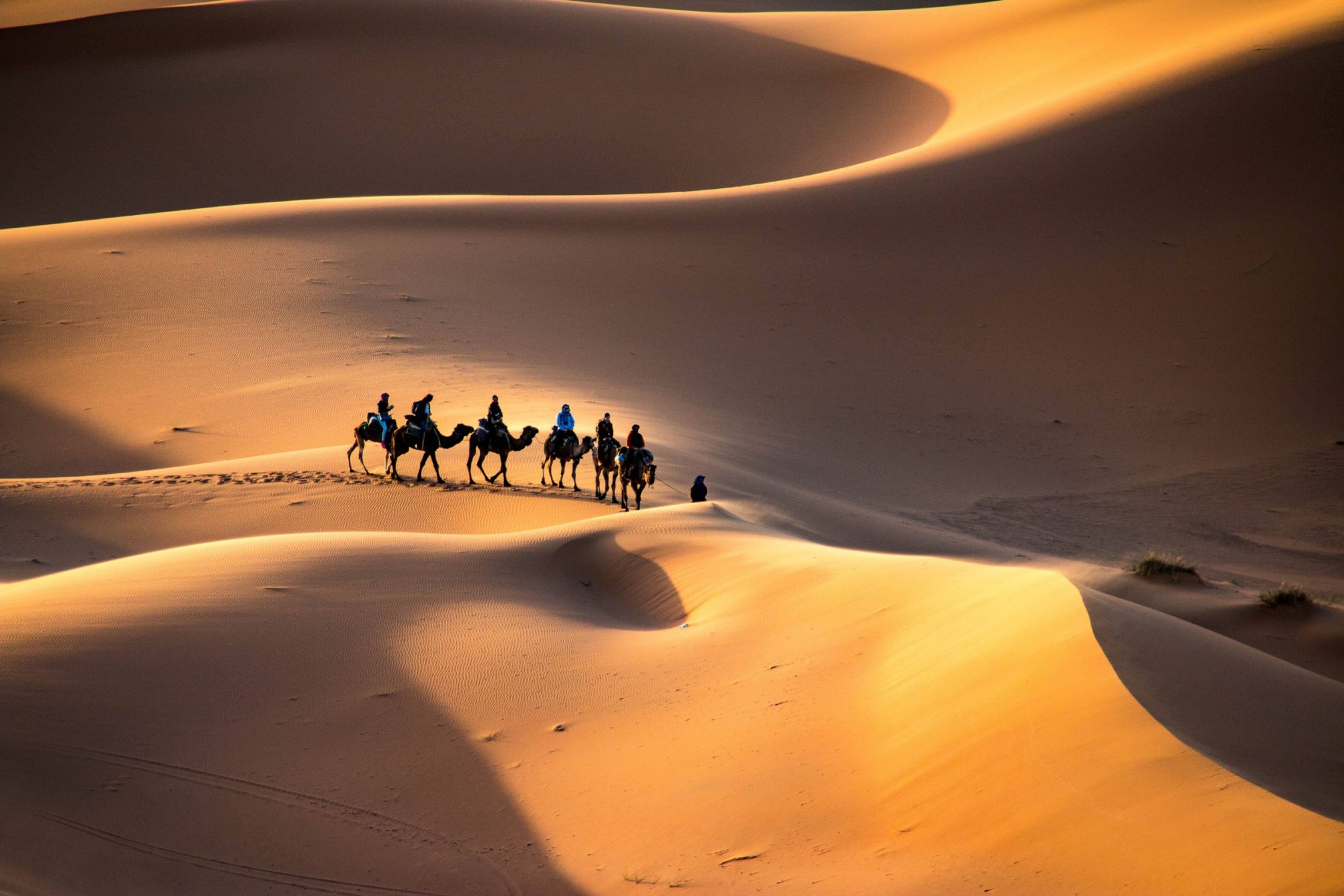 UNA NOTTE DI PIOGGIA SULLE DUNE DELL’ERG CHEBBI NEL MAROCCO DEL SUD