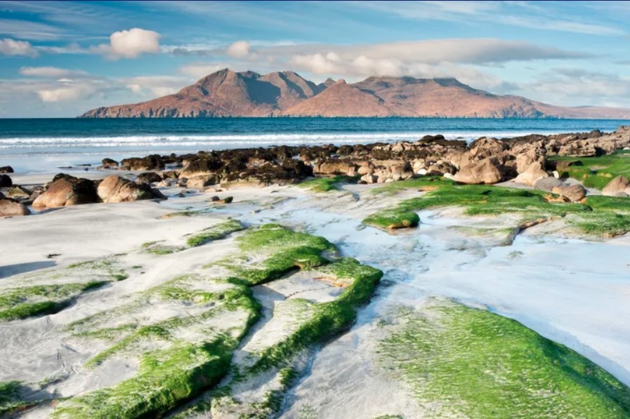 AAA cercasi abitanti per un’isola remota della Scozia