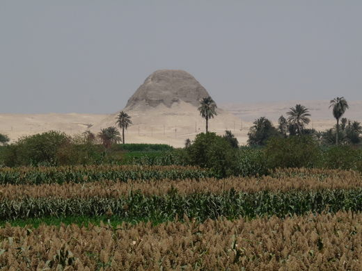 EGITTO - LA STRANA PIRAMIDE DI SESOSTRI II