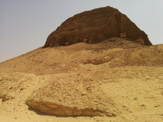 EGITTO - LA STRANA PIRAMIDE DI SESOSTRI II