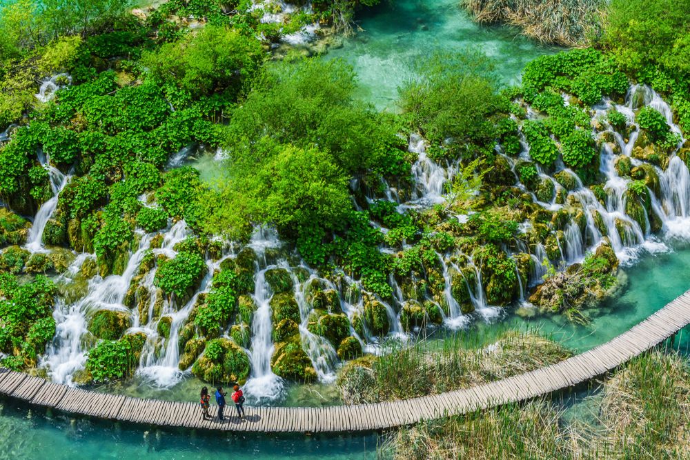 I LAGHI DI PLITVICE UN CAPOLAVORO CREATO DALL’ACQUA