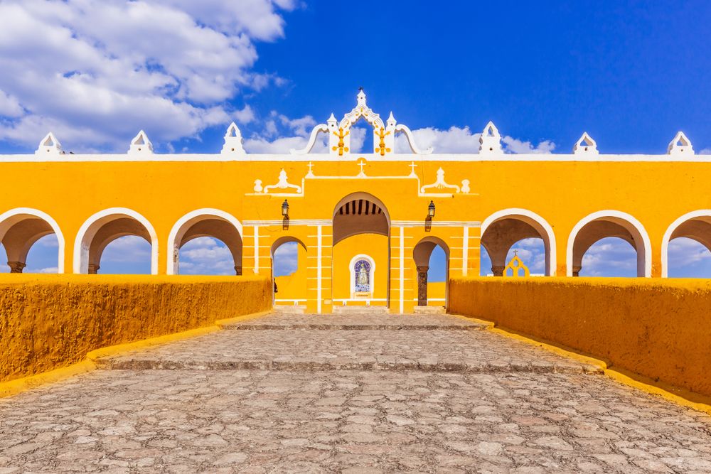 IN VIAGGIO NEI COLORI TUTTA LA LUCE DEL GIALLO