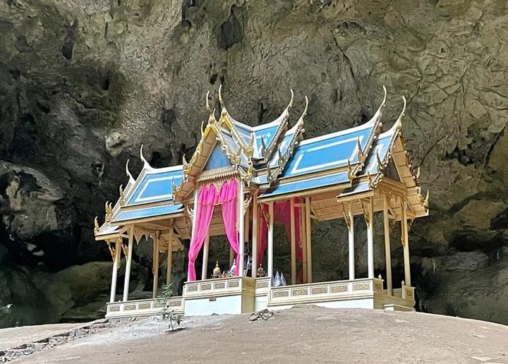La grotta di Phraya Nakhon, l’escursione da non perdere in Thailandia