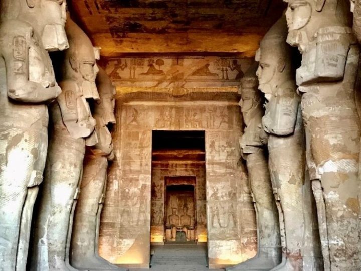 ABU SIMBEL, Egitto: il Miracolo del Sole al tempio di Ramses II