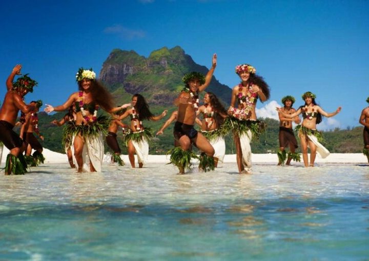 Le Isole di Tahiti: tifaifai, parei, perle e Monoi della Polinesia