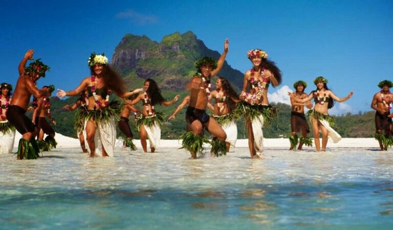 Le Isole di Tahiti: tifaifai, parei, perle e Monoi della Polinesia
