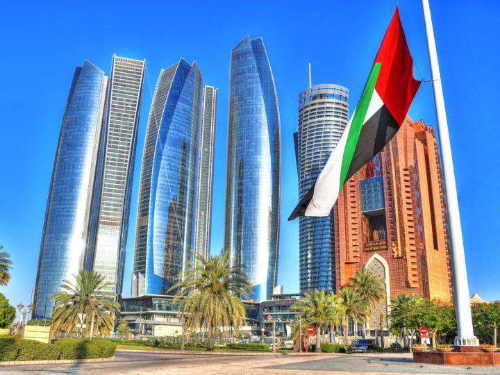 Abu Dhabi: esperienze da non perdere nella capitale degli Emirati Arabi