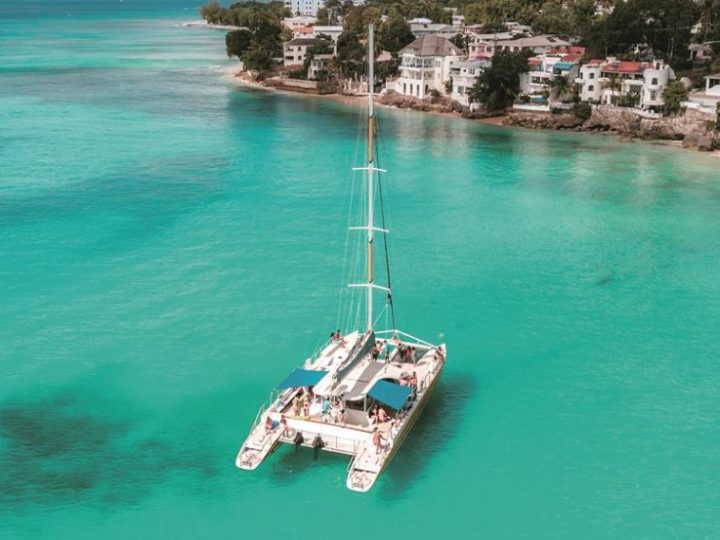 Barbados: in viaggio ai tropici in un mosaico di bellezza naturale, storia e sapori dei Caraibi