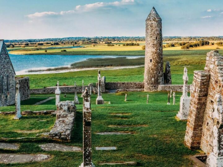 Irlanda: le rovine di Clonmacnoise e la cittadina di Athlone