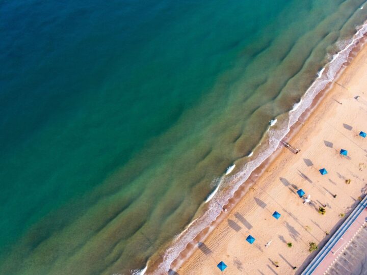 Ras Al Khaimah: l’estate perfetta tra montagne e spiagge negli Emirati Arabi