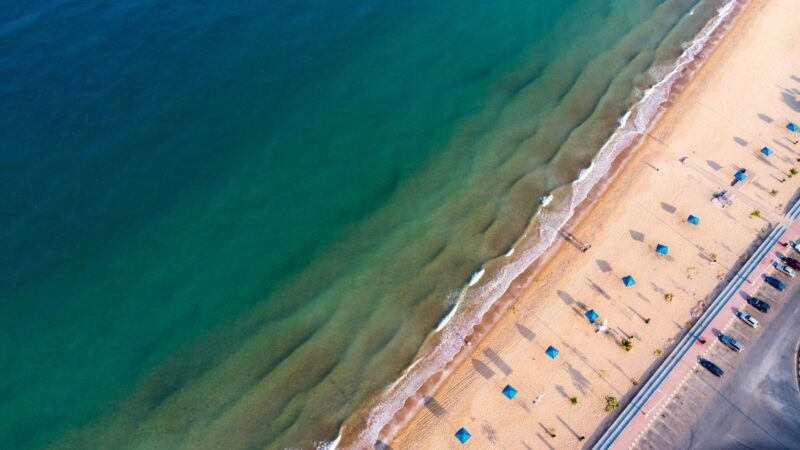 Ras Al Khaimah: l’estate perfetta tra montagne e spiagge negli Emirati Arabi