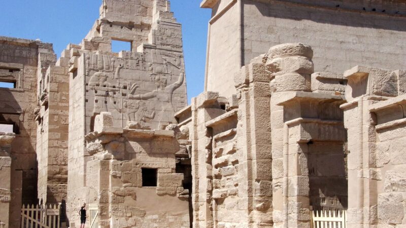 Tempio di Medinet Habu: Un Tesoro Nascosto sulla Riva Ovest di Luxor