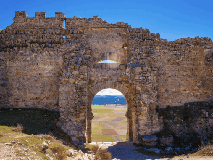 Spagna: cammini culturali tra storia, borghi e natura incontaminata