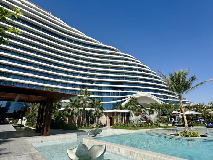 Jumeirah Marsa Al Arab hotel: l’eleganza minimalista a Dubai