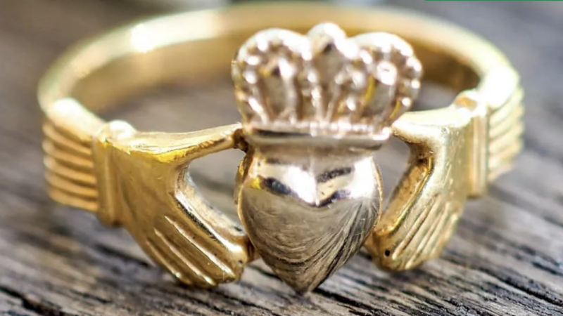 Irlanda: l’anello di Claddagh e il suo romantico significato