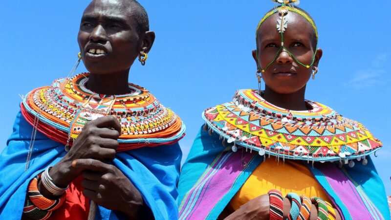 Kenya: il villaggio solo per donne dove le collane di perline sono simbolo di potere