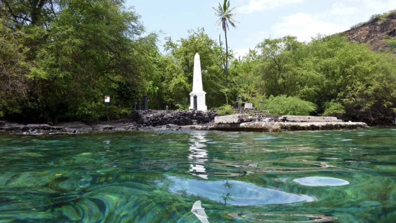 Hawaii: il Mistero e la Storia del Monumento al Capitano Cook